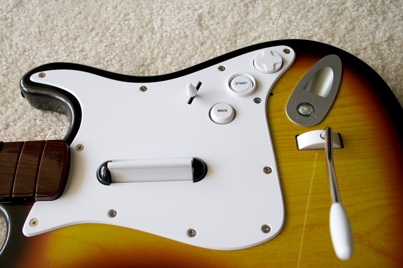 Illustration for article titled Rock Band 2 Wireless Guitar and Drums Hardware Review